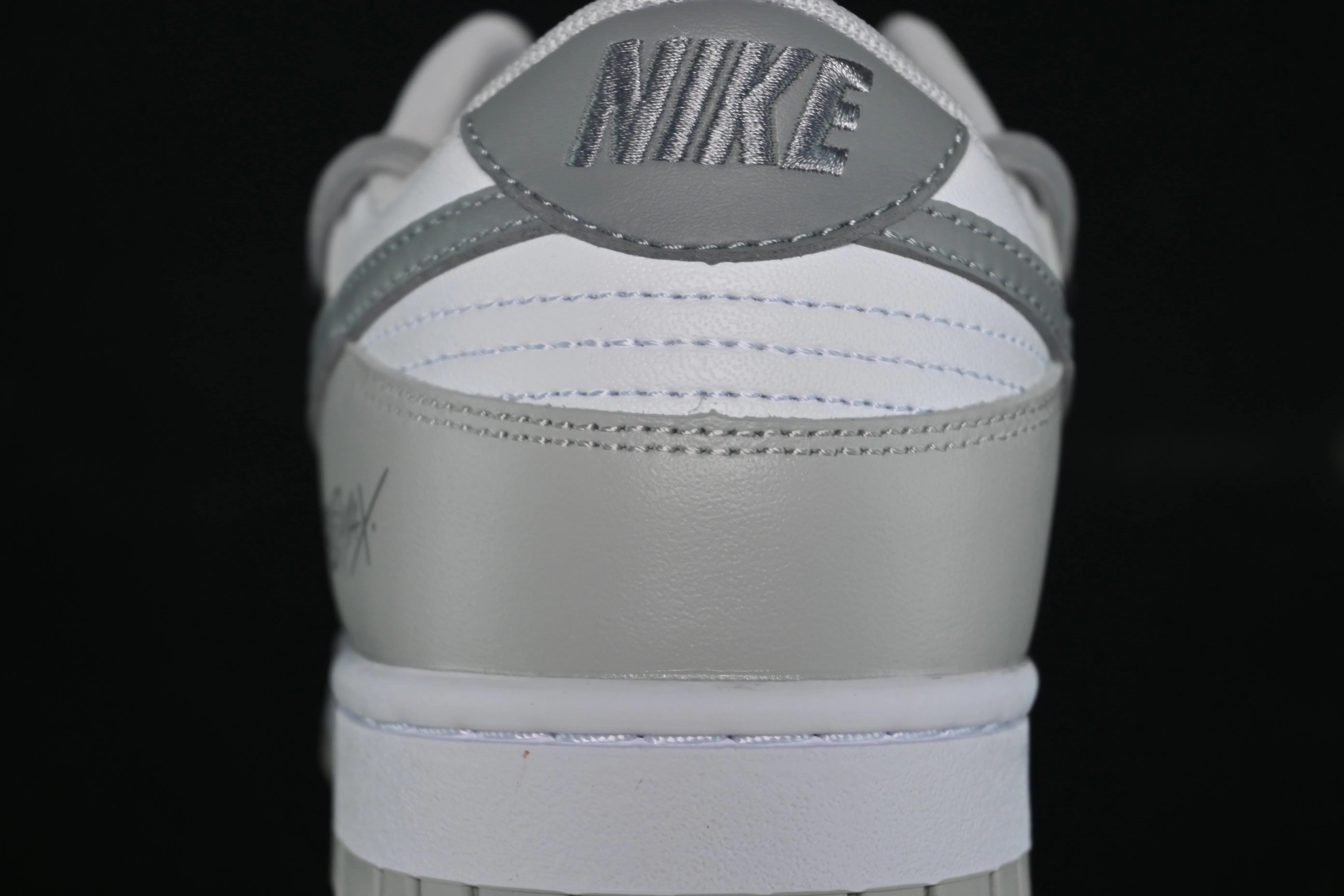 All categories Nk SB Dunk Series Nk SB Dunk Low High-end customized low-top sneakers Nike SB Dunk Low white gray strap low-top casual sneakers DD1391-103